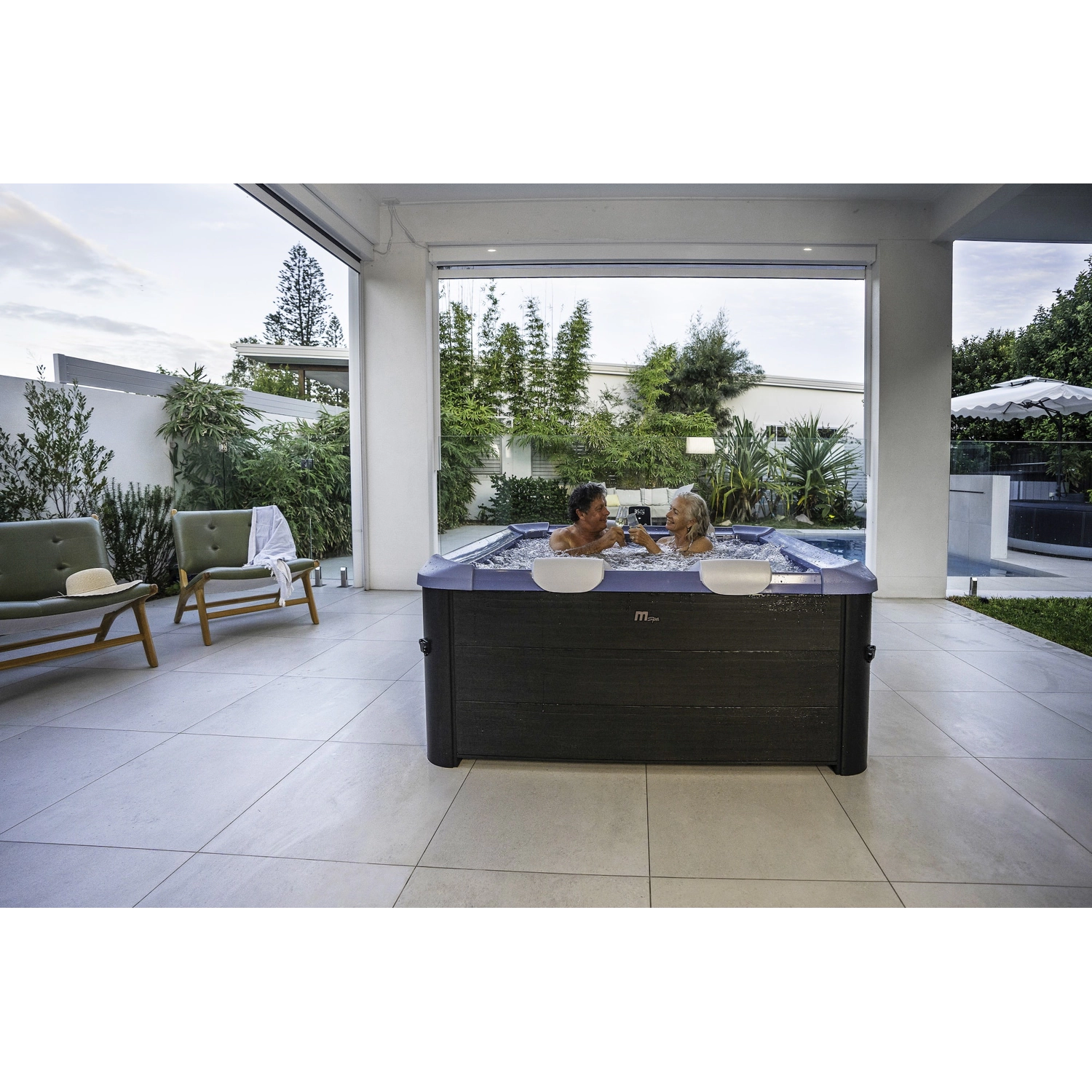 MSPA - Spa Square 160cm x 160cm SAPPHIRE 6 zits